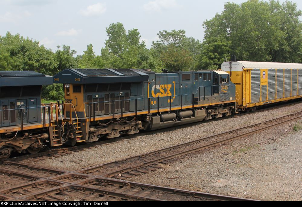 CSX 3445 on M217